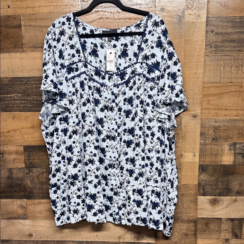NWT LANE BRYANT Button down Ditsy Floral Blue Short Sleeve Top Blouse Sz 34/36